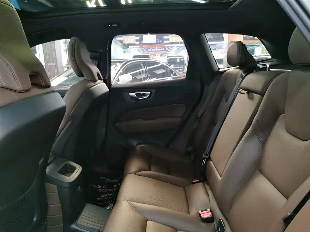 VOLVO XC60 PLUG IN HYBRID