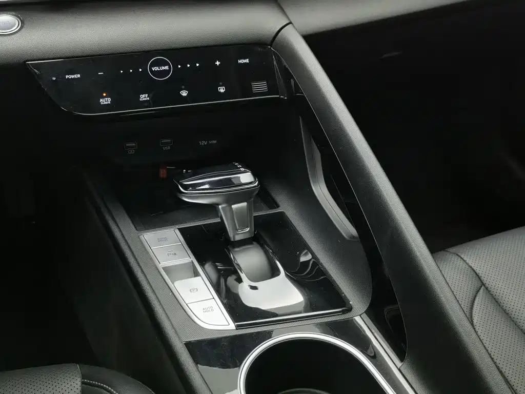 Hyundai Elantra — миниатюра 13