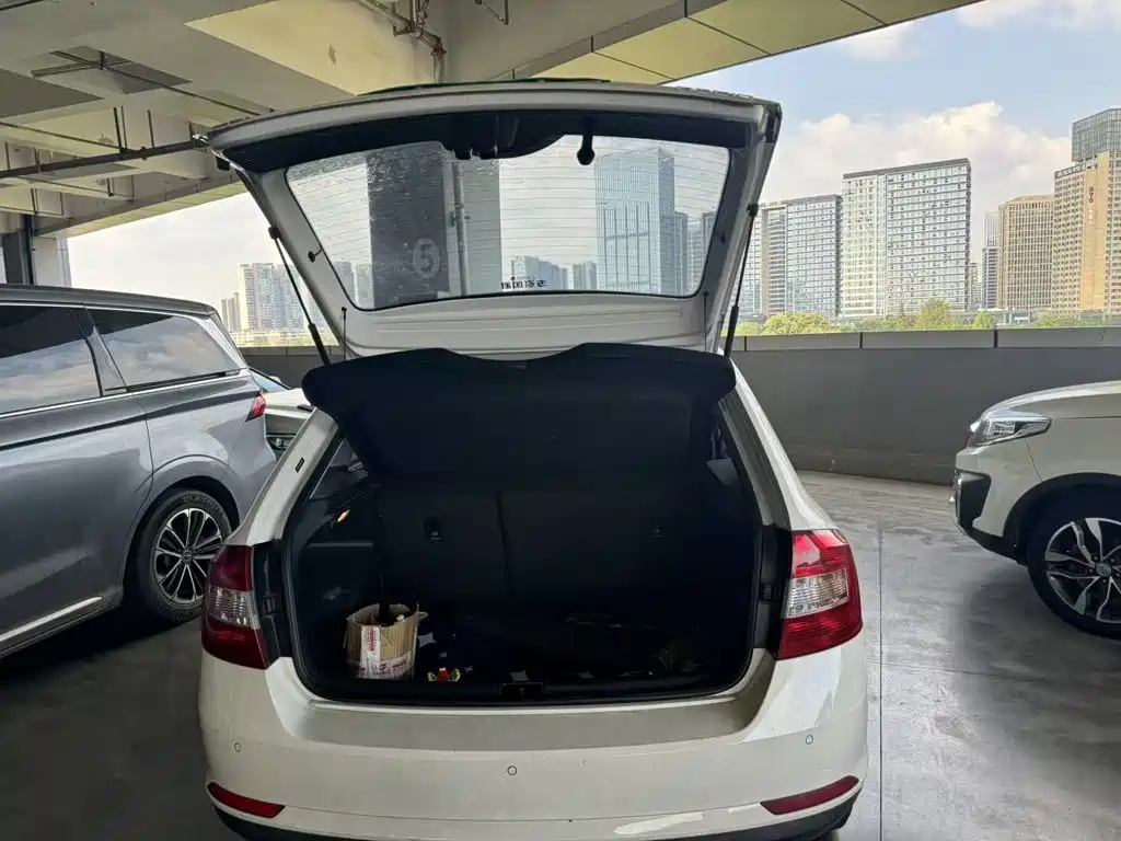 Skoda Rapid Spaceback — миниатюра 15