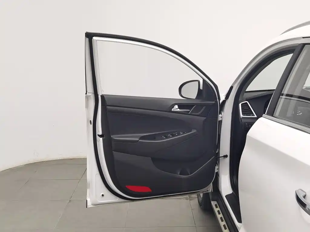 Hyundai Tucson — миниатюра 8