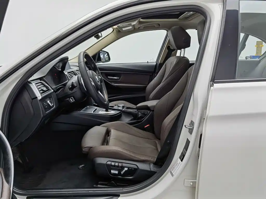BMW 3 Series — миниатюра 10