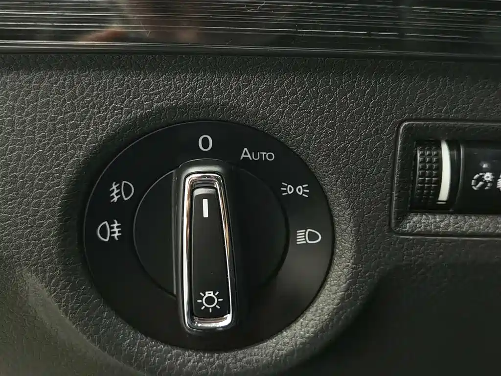 Volkswagen Passat — миниатюра 21