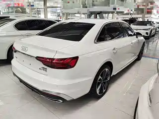 Audi A4L 40 TFSI в стильном спортивном исполнении