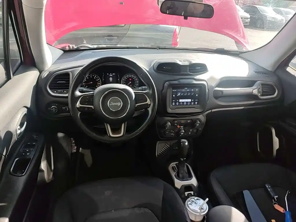 Jeep Renegade — миниатюра 10
