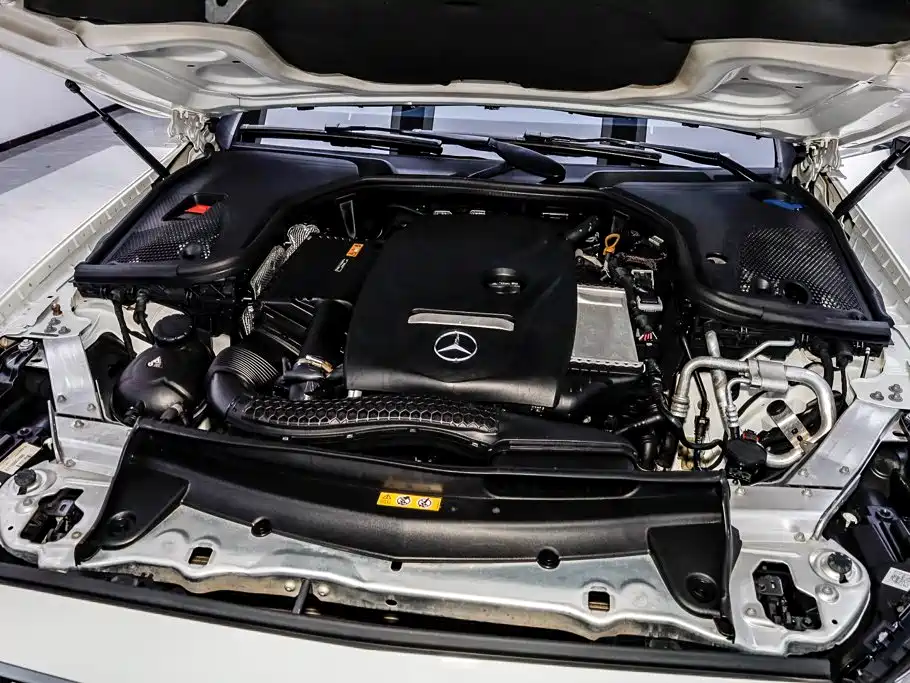 Mercedes-Benz E-Class (Import) — миниатюра 32