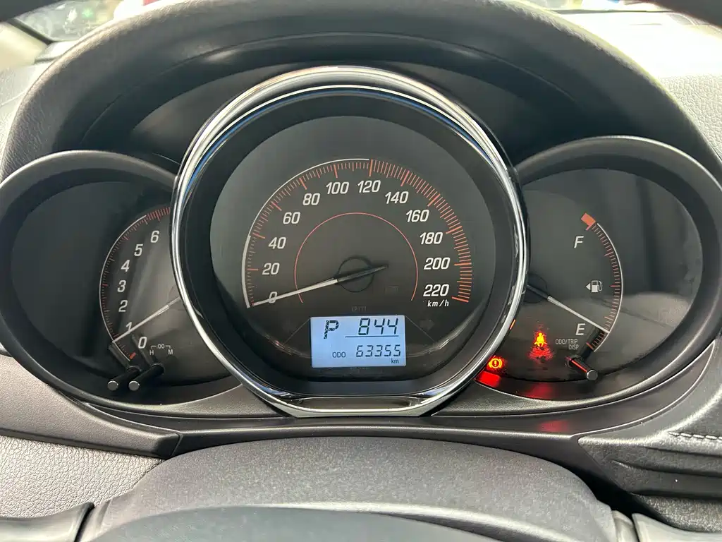 Toyota Yaris L — миниатюра 10