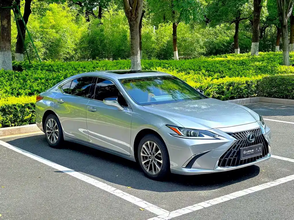 Lexus ES — миниатюра 2