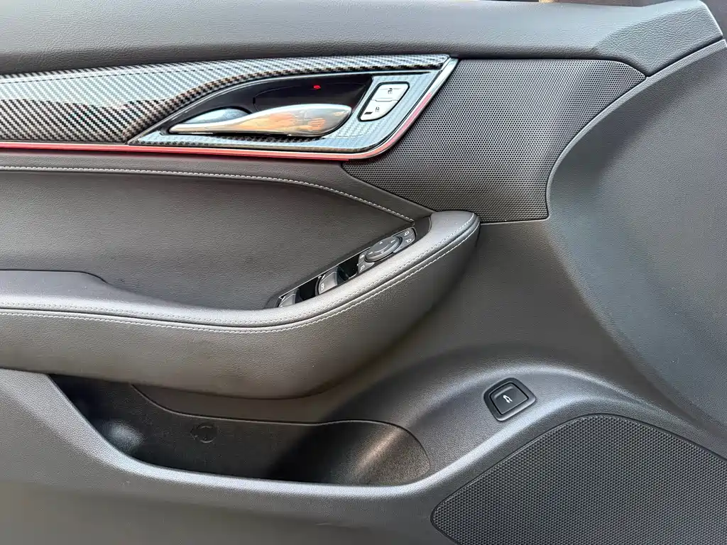 Cadillac CT5 — миниатюра 8