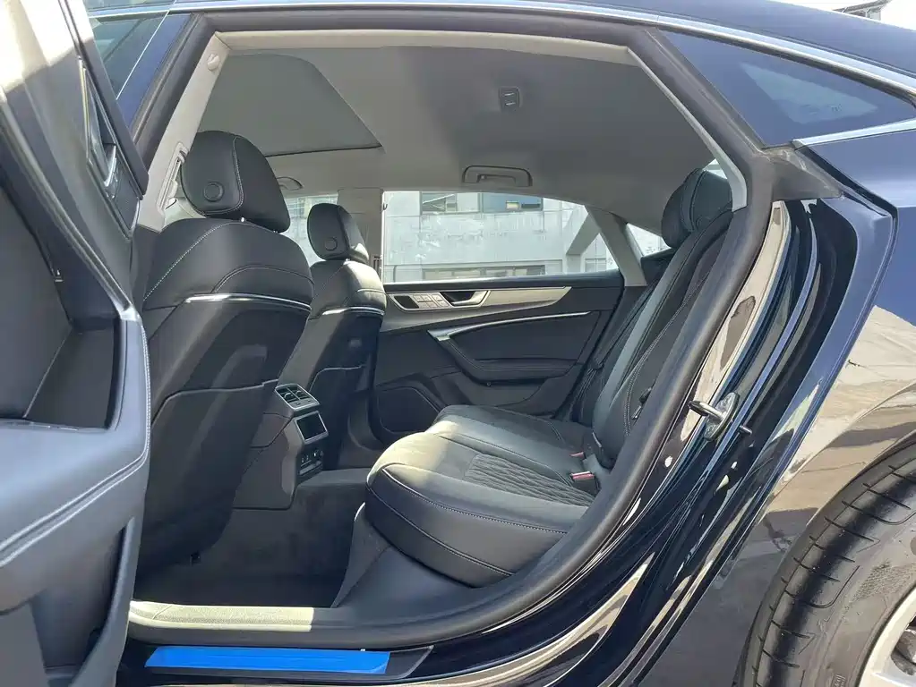 Audi A7L 2025 45 TFSI quattro