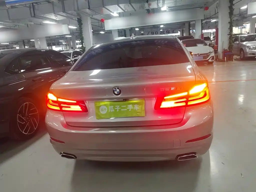 BMW 5 Series — миниатюра 6