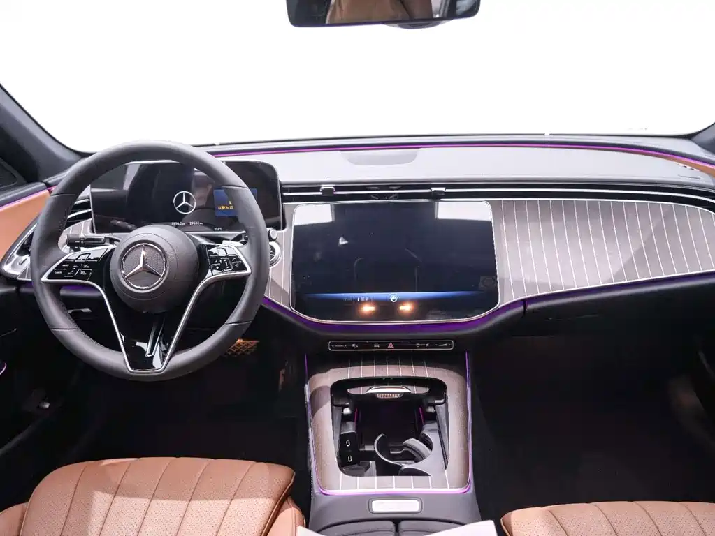 Mercedes-Benz E-Class — миниатюра 14