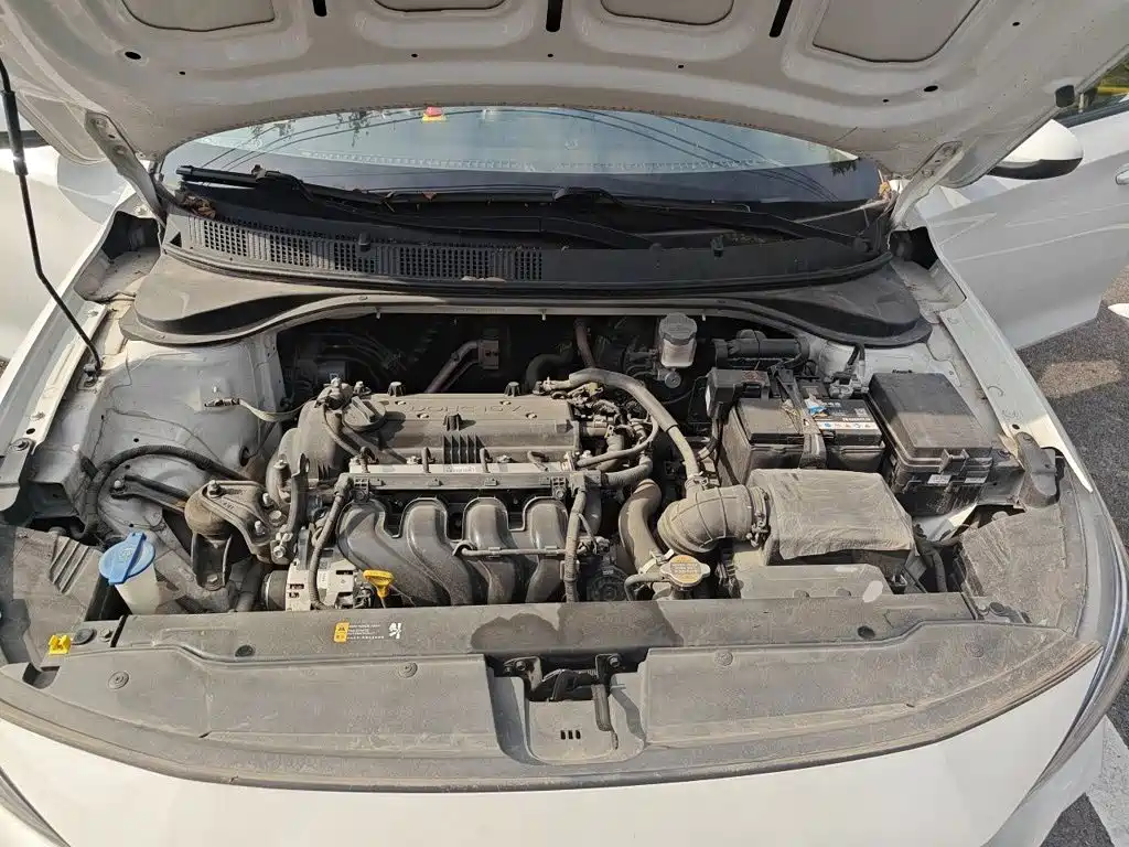 Hyundai Elantra — миниатюра 16