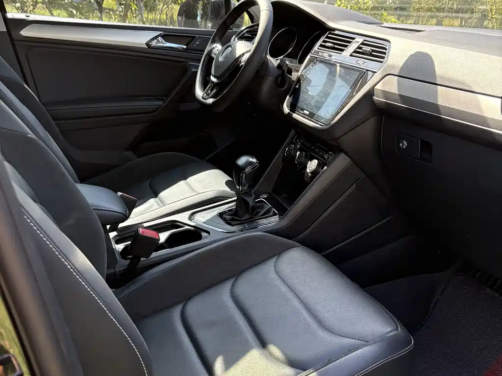 Volkswagen Tiguan L — миниатюра 12