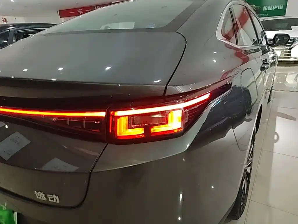 Changan Eado PHEV — миниатюра 8