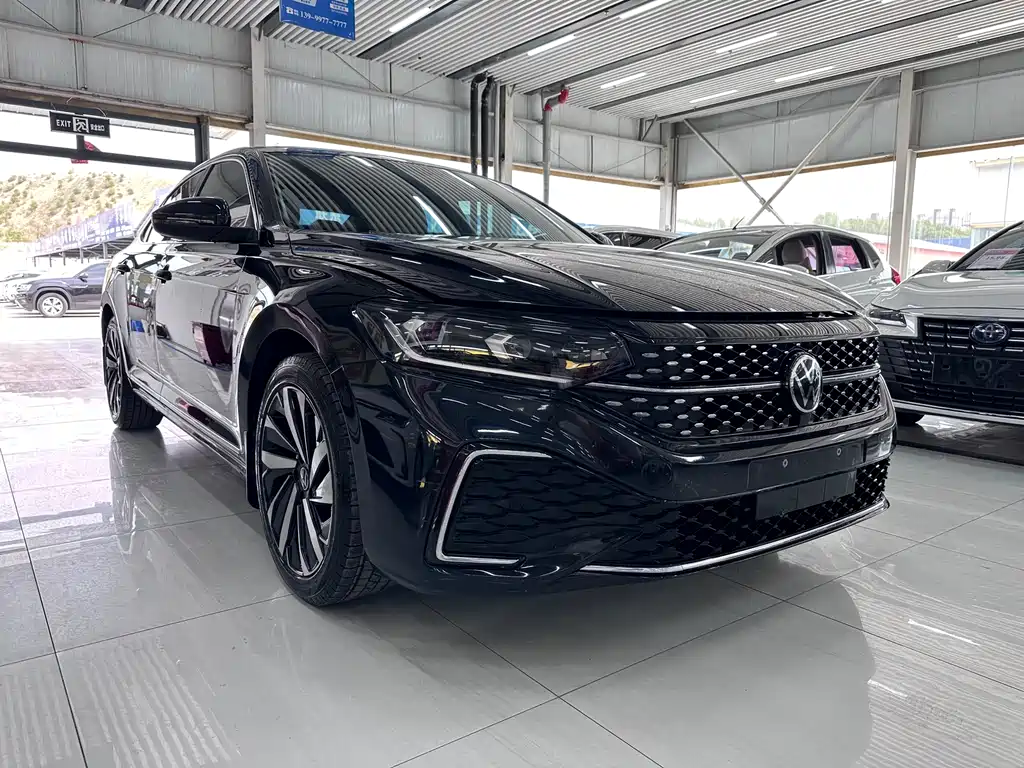 Volkswagen Passat 2022 330TSI Elite