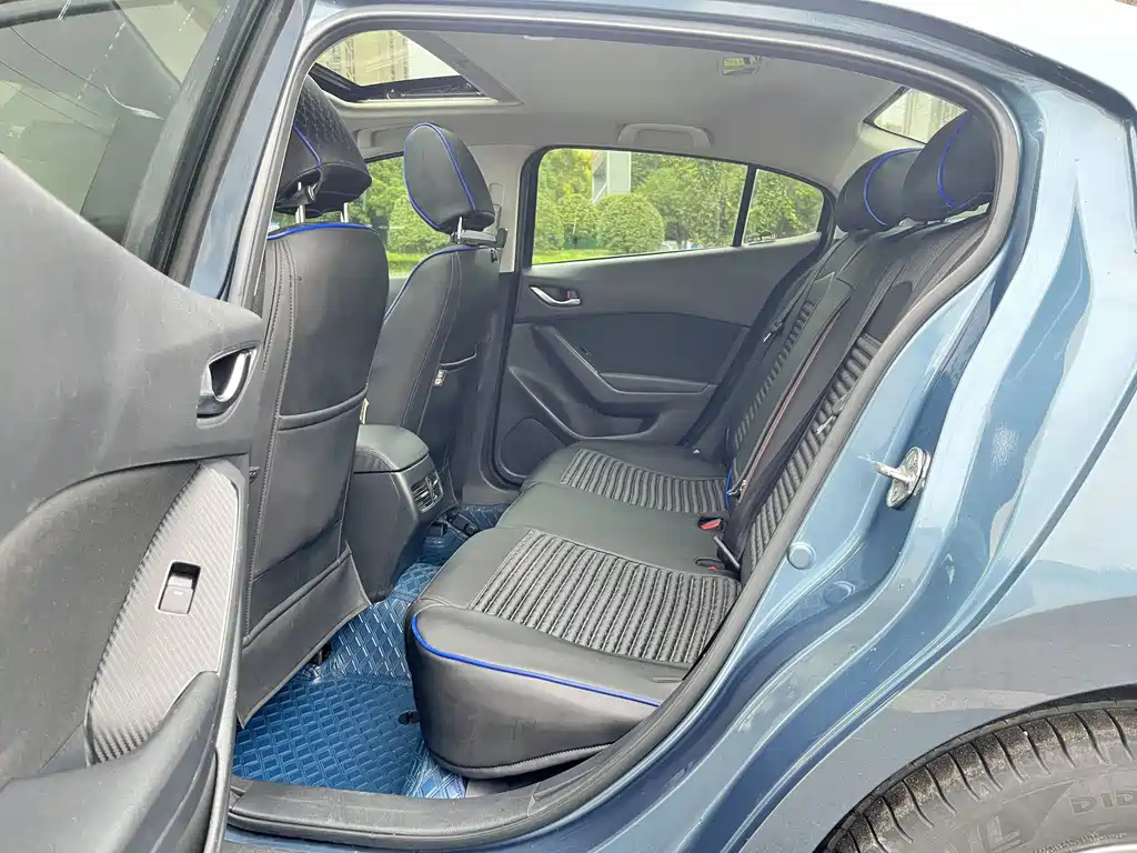 Mazda 3 Axela — миниатюра 10