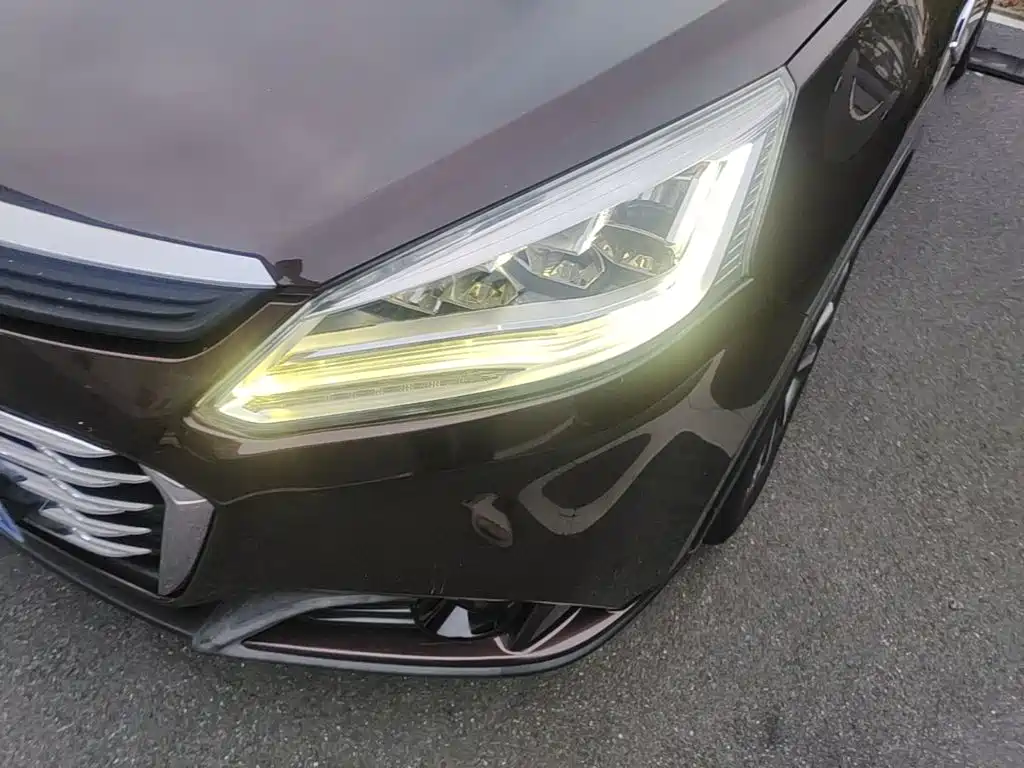 Luxgen U6 — миниатюра 24
