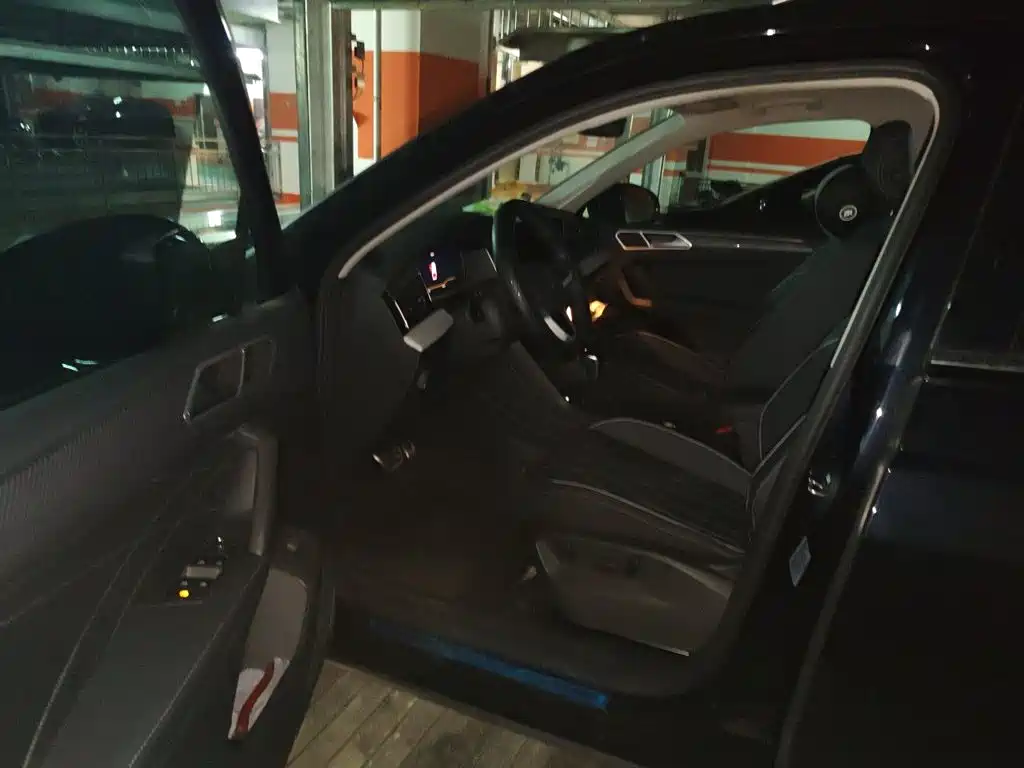 Volkswagen Tiguan L — миниатюра 14