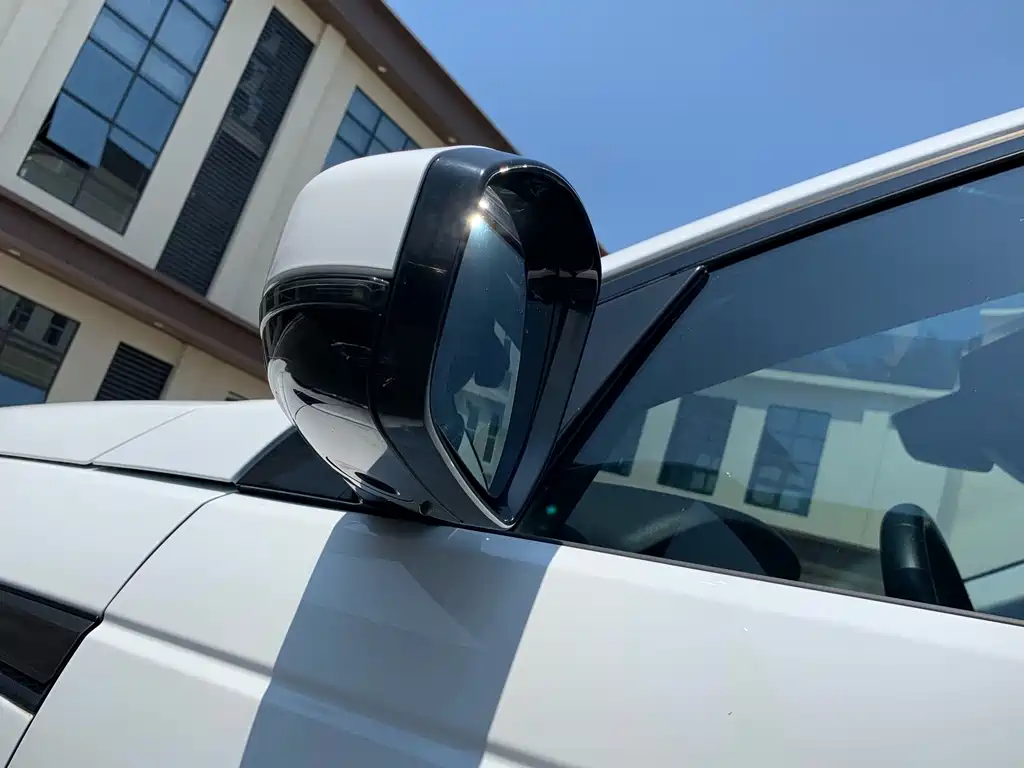 Land Rover Discovery Sport — миниатюра 10