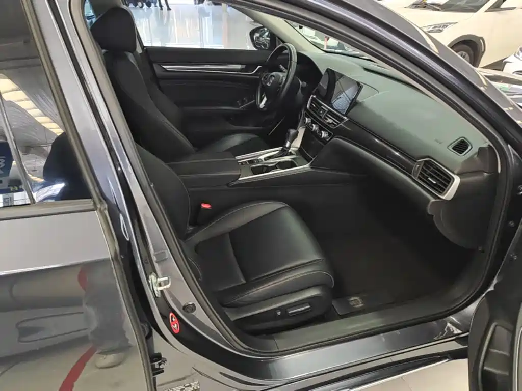 Honda Accord — миниатюра 25