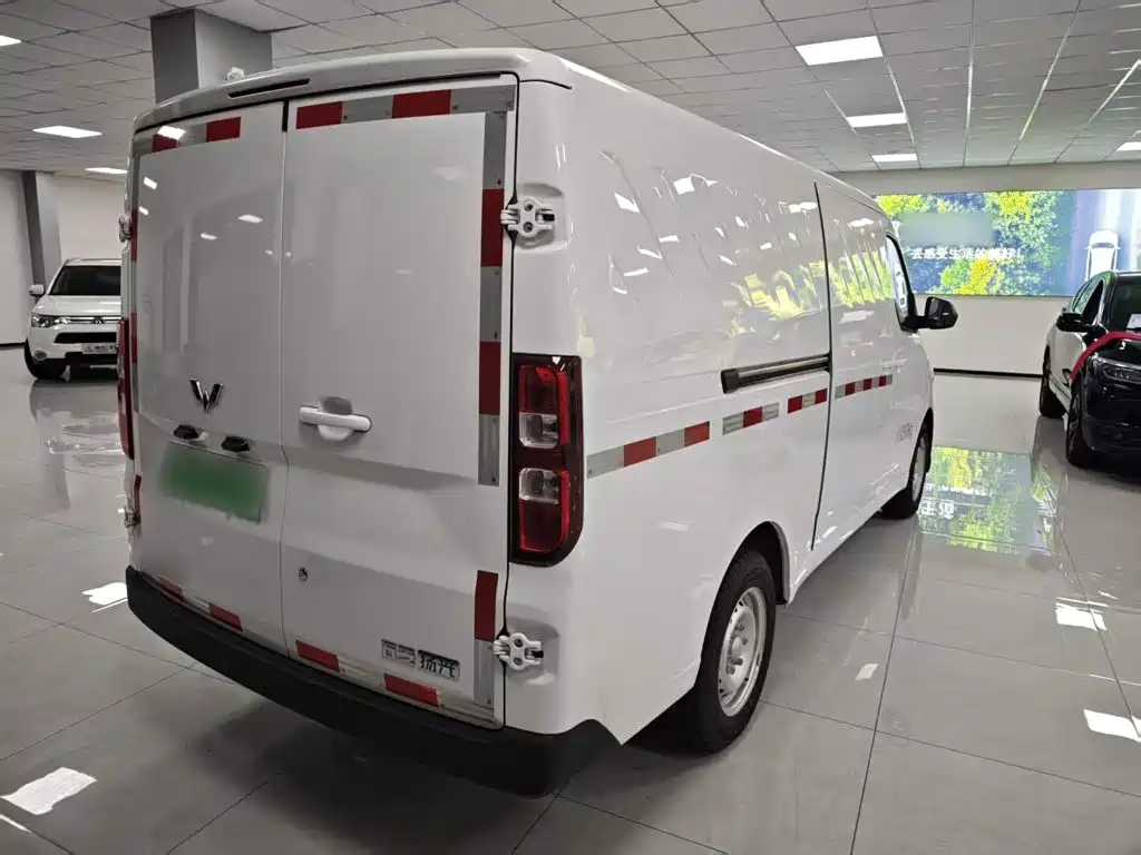 Wuling Yangguang — миниатюра 7