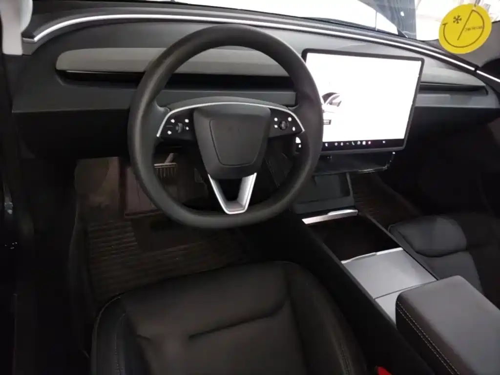 Tesla Model 3 — миниатюра 10