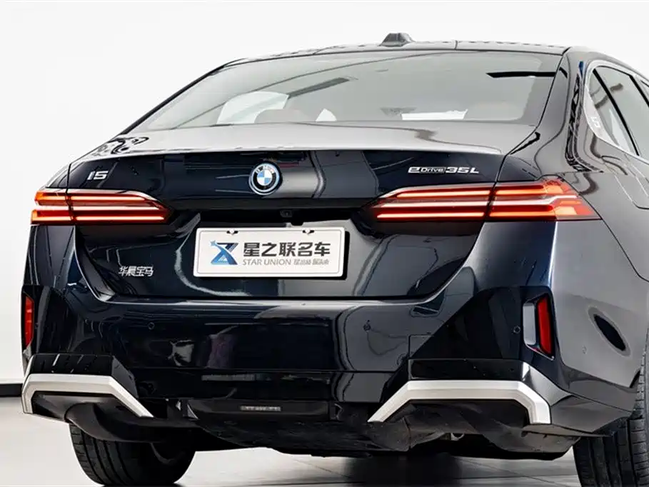 BMW I5