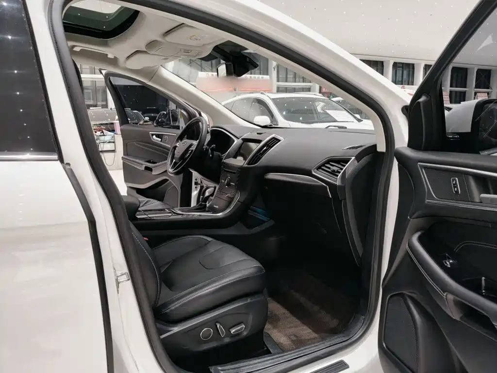 Ford Edge — миниатюра 19