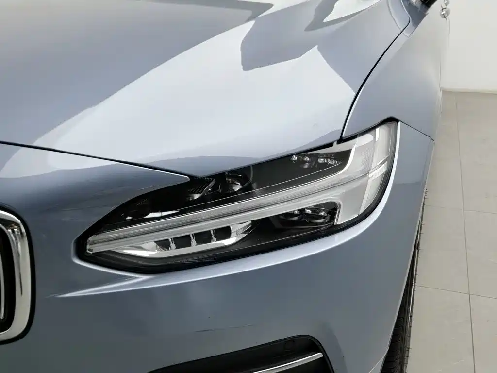 Volvo S90 — миниатюра 7