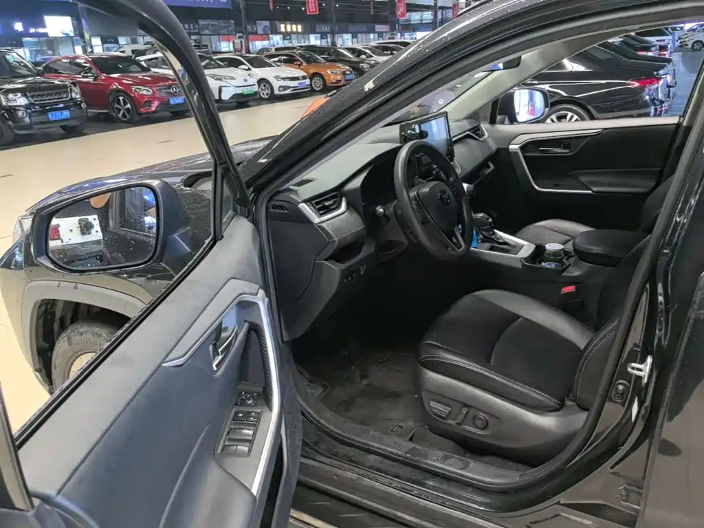 Toyota RAV4 — миниатюра 16
