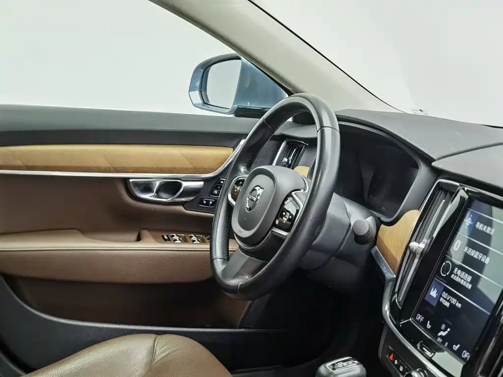 Volvo S90 — миниатюра 22