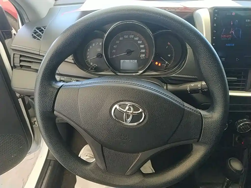 Toyota Yaris L — миниатюра 11