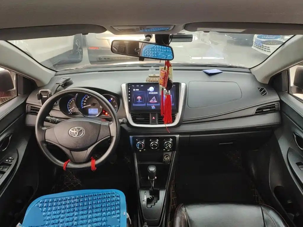 Toyota Yaris L — миниатюра 10