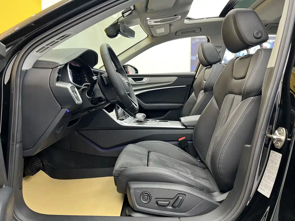Audi A6 2024 Avant 45 TFSI