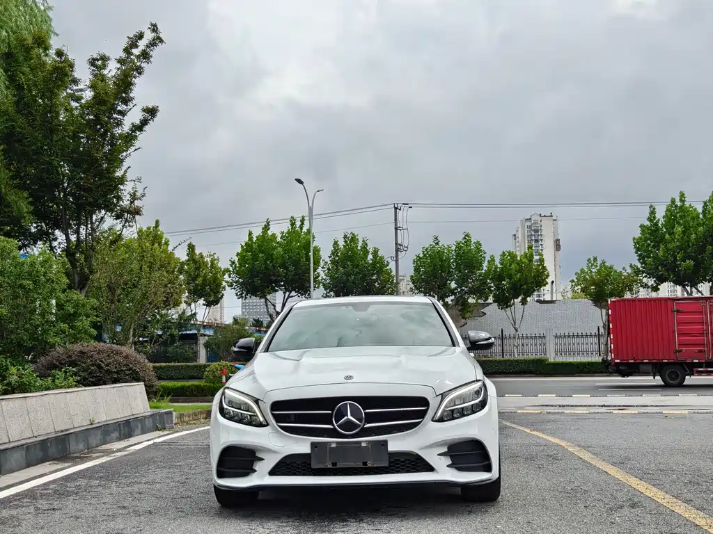 Mercedes-Benz C-Class — миниатюра 2