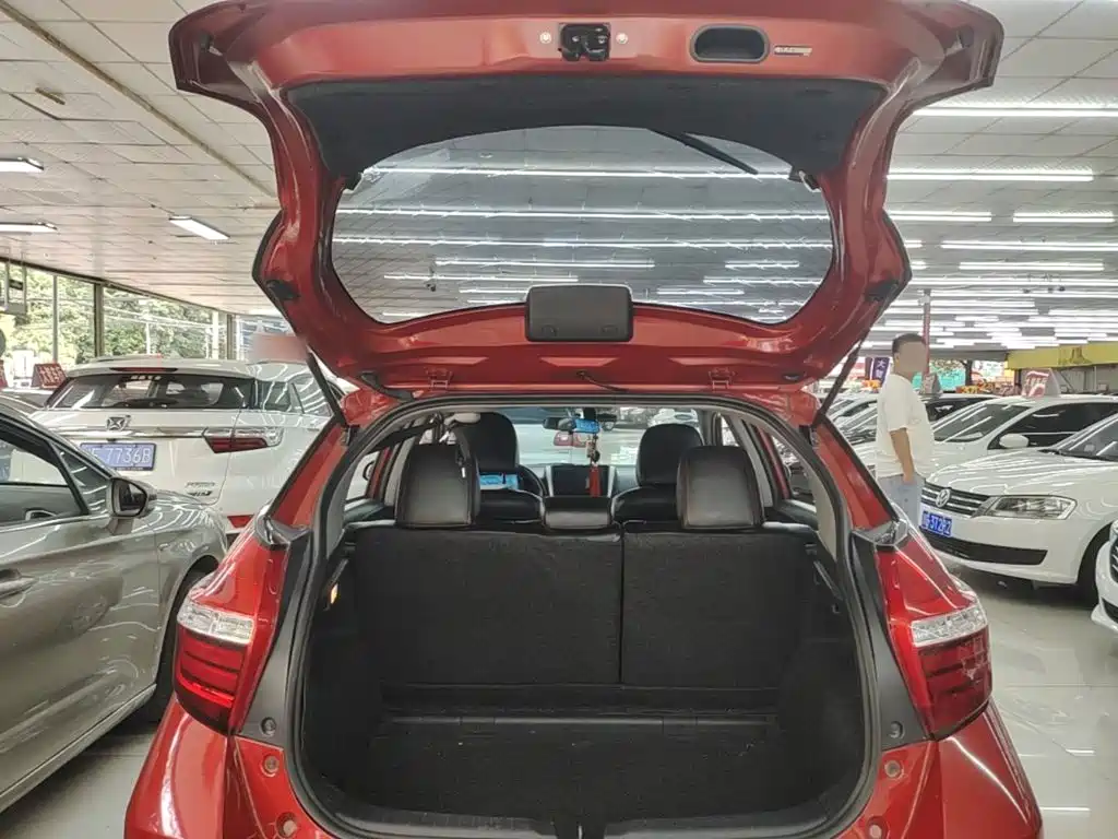 Toyota Yaris L — миниатюра 19