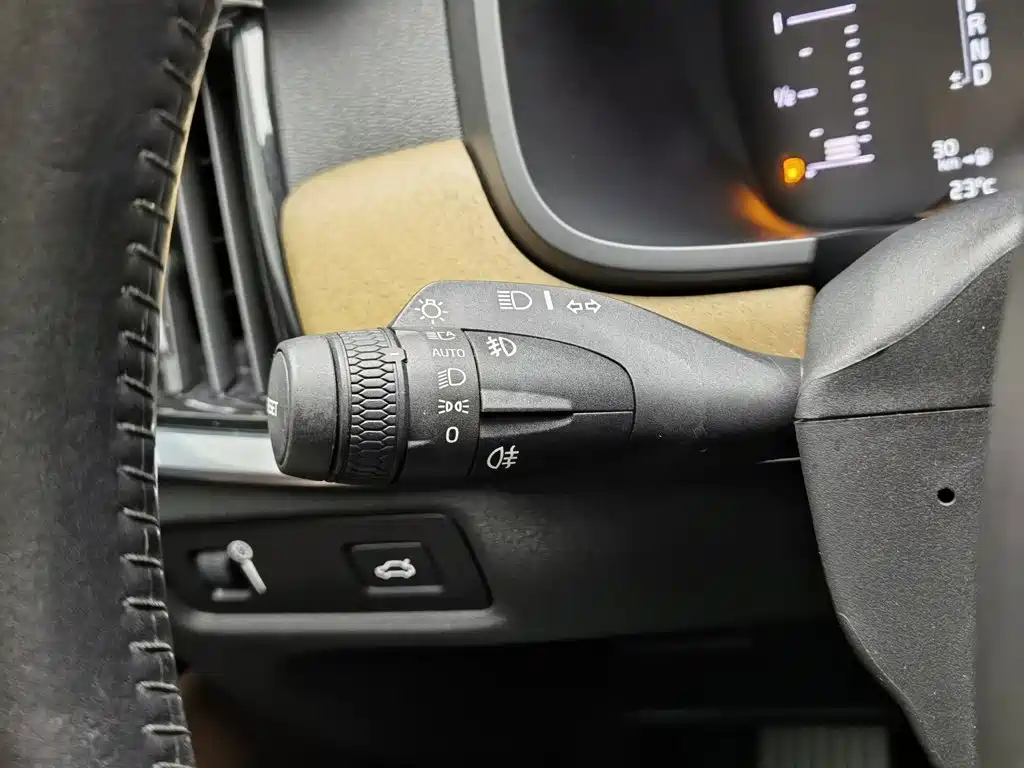 Volvo S90 — миниатюра 21