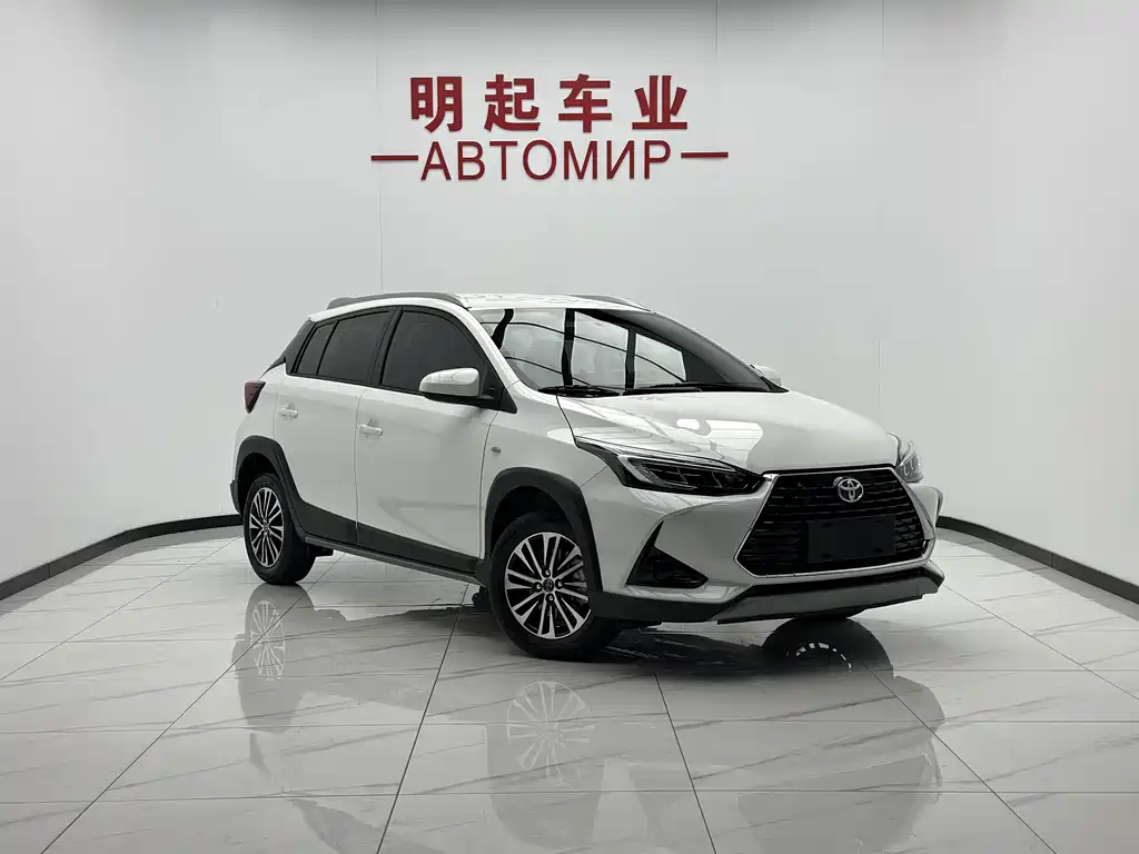 Toyota Yaris L — миниатюра 2
