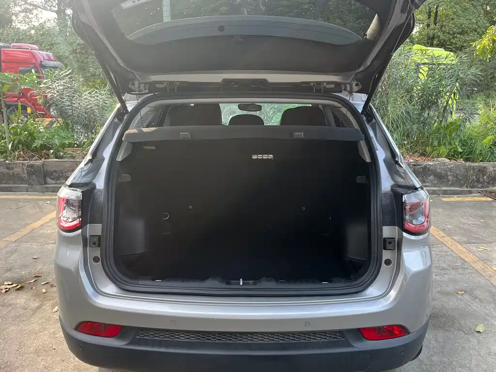Jeep Compass — миниатюра 19