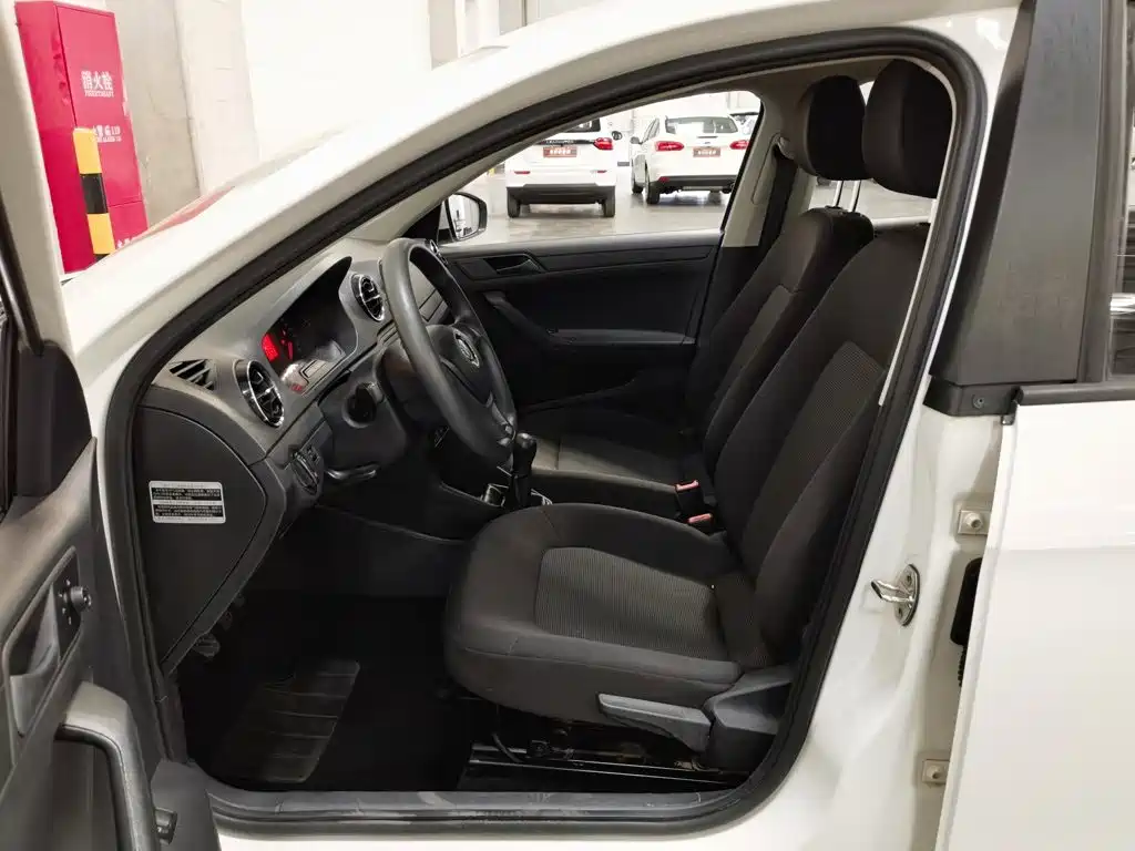 Volkswagen Jetta — миниатюра 10