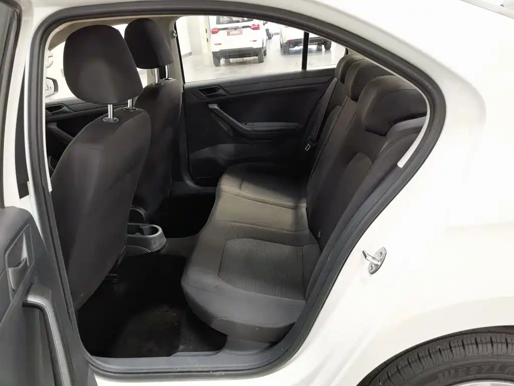 Volkswagen Jetta — миниатюра 15