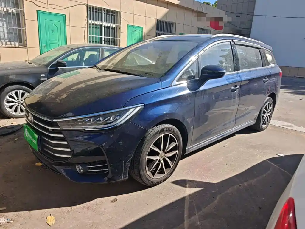 BYD MAX — миниатюра 2