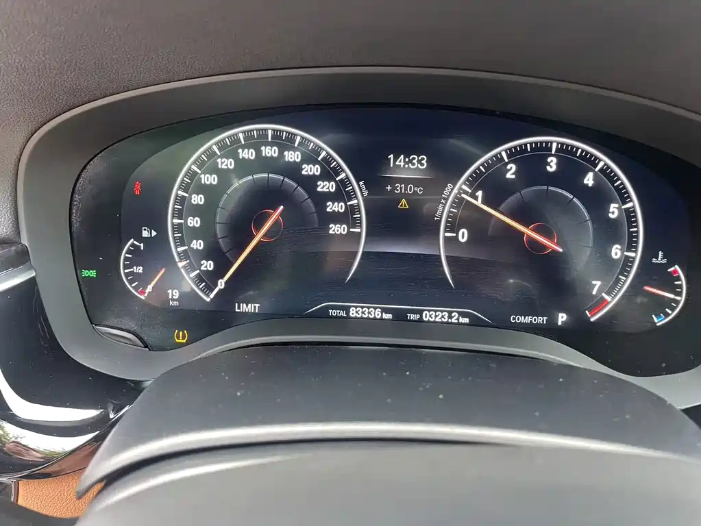 BMW 5 Series — миниатюра 9