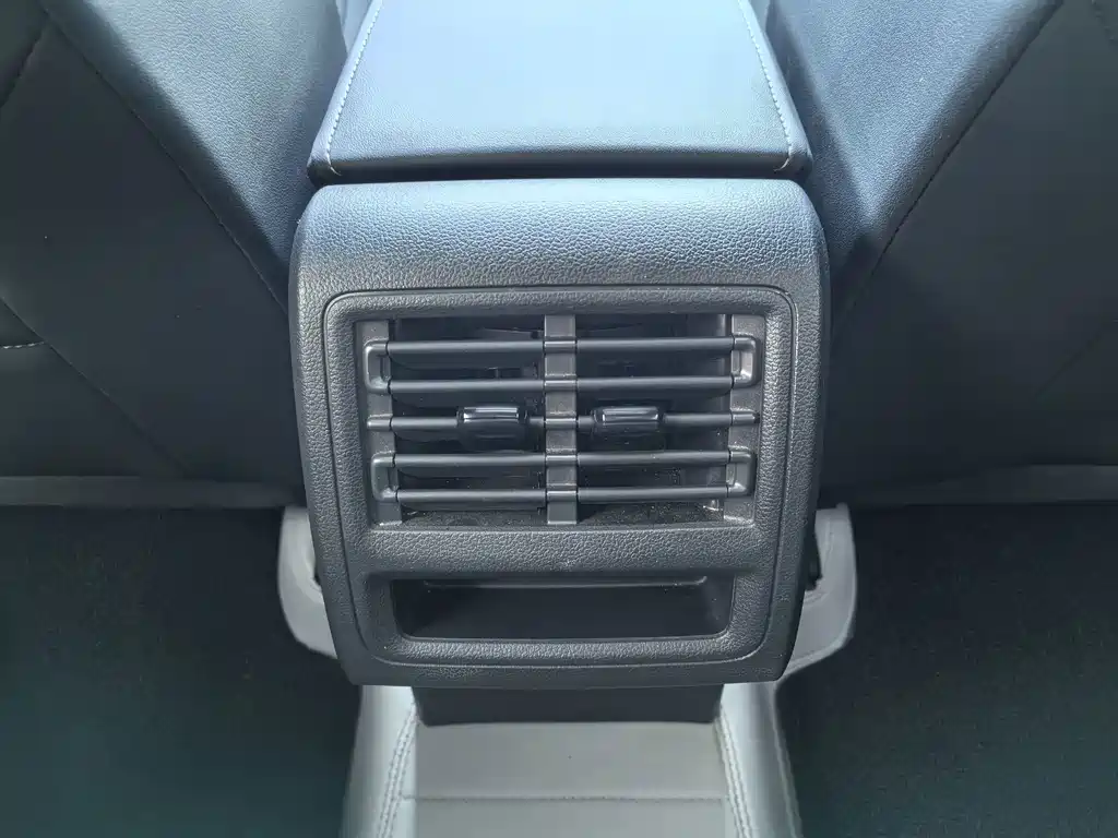 Volkswagen Golf — миниатюра 12