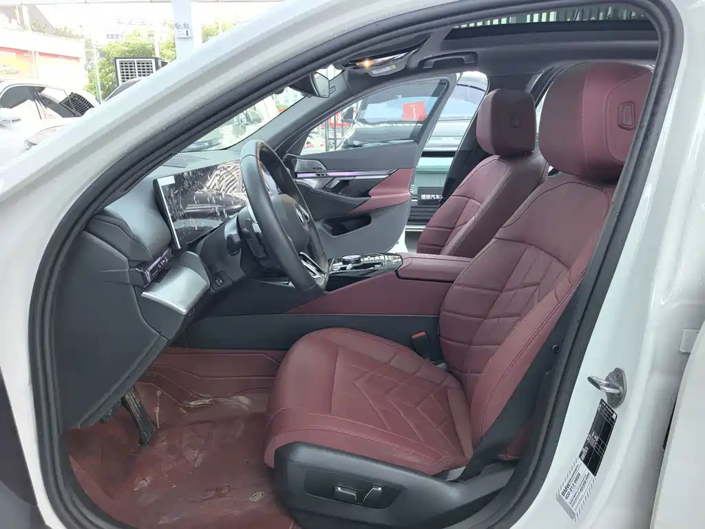 BMW 5 Series — миниатюра 5