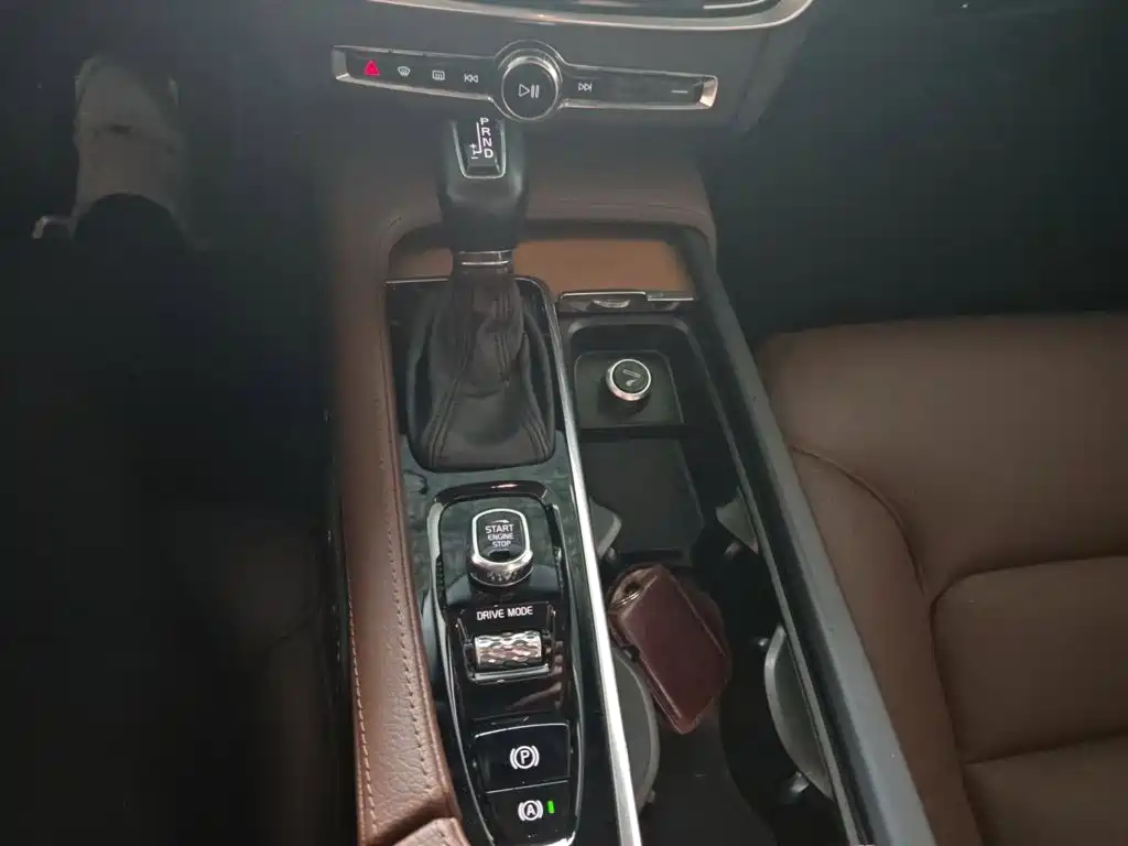 Volvo S90 — миниатюра 9