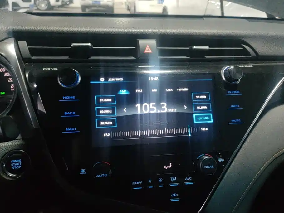 Toyota Camry — миниатюра 13