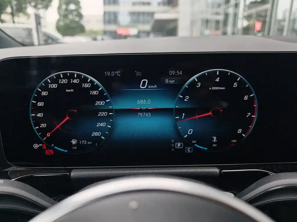 Mercedes-Benz GLA — миниатюра 8