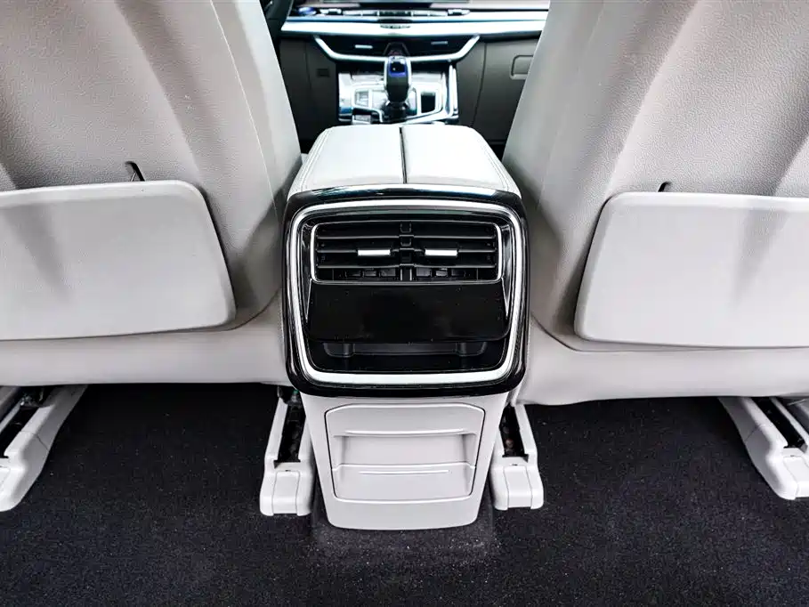 Geely Jia Ji New Energy — миниатюра 17