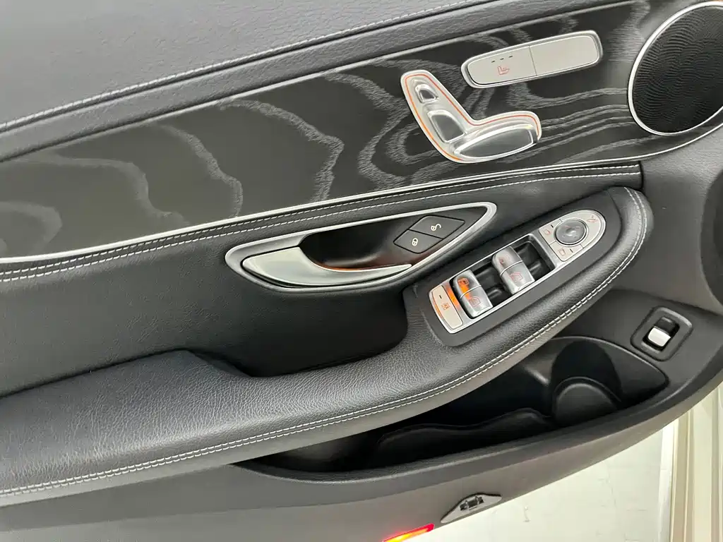 Mercedes-Benz C-Class — миниатюра 7